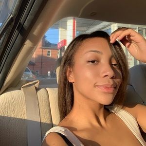 Meet your Posher, Elena